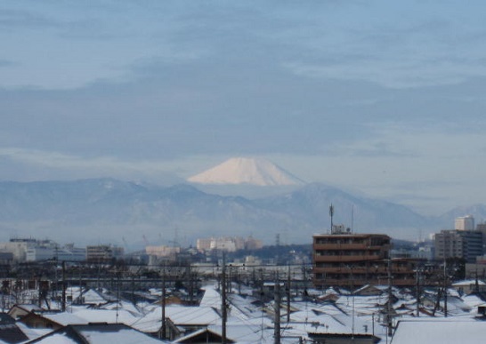 府中本町から見る銀嶺富士山